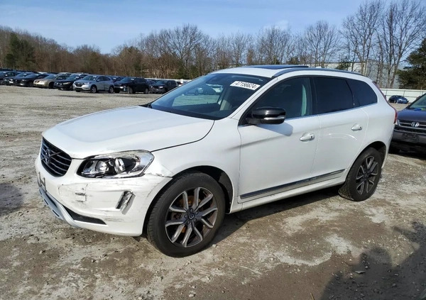 Volvo XC 60 cena 44000 przebieg: 43939, rok produkcji 2017 z Dzierżoniów małe 56